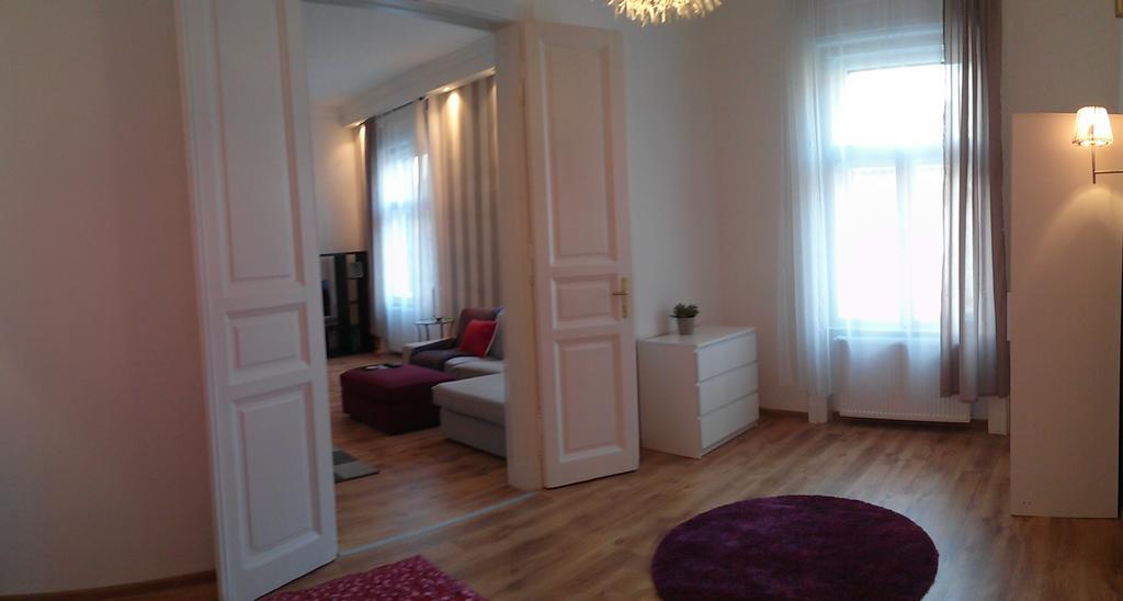 Appartamento Downtown Rising Sun 104 Sq.M Budapest Esterno foto